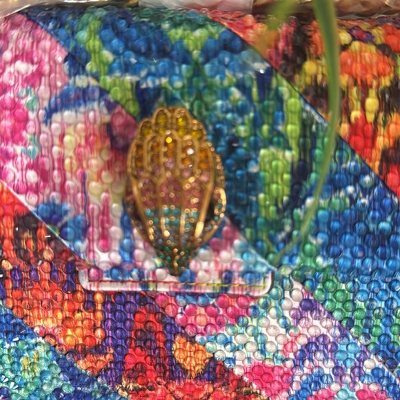 Kurt Geiger London Mini Kensington Crystal Shoulder Bag
Kurt Geiger London - Picture 8 of 17